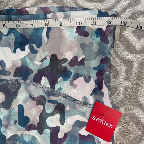 SPANX Booty Boost Active Painted Camo Pink Multi Active Printed ⅞ leggings NWT - Picture 7 of 10